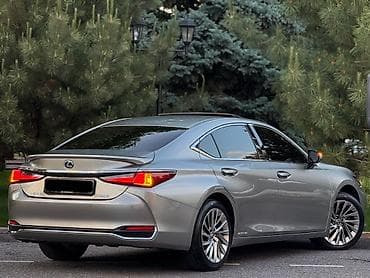 экономичный авто: Lexus ES: 2019 г., 2.5 л, Автомат, Гибрид, Седан — 6