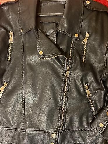 кожаная куртка женская: Продаю женскую косуху. Состояние как новое !!!!! Несколько раз — 2