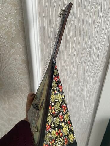 Музыкальные инструменты: Музыкальная сувенир деревянная балалайка. ! Длина 27, ширина 17! — 4