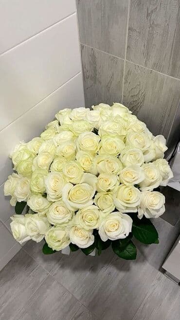 вечная роза: Букет из белых роз - Классические кремово-белые розы с крупными — 3