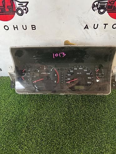 gps tracker: Щиток приборов Isuzu 1998 г., Б/у, Оригинал, Япония — 1