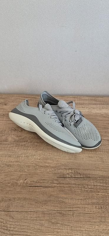 нариман: Продаются серые кроссовки Crocs LiteRide для активного отдыха и — 2