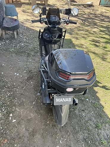 скутер maksi: Макси-скутер 150 куб. см, Бензин — 3