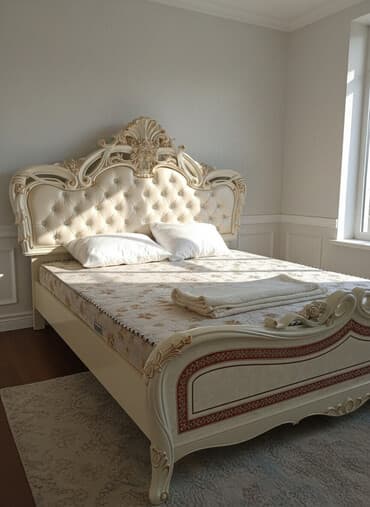 сборный шкаф для одежды: Роскошная двуспальная кровать в классическом стиле. Особенности: - — 2