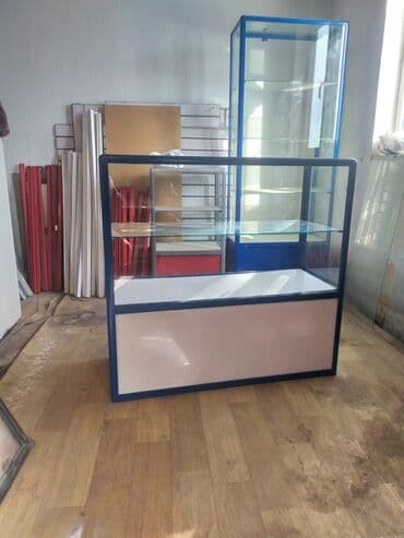 стеллаж высокий: Витрина ДиА. высота 1. Ширина 1 метр2 полки — 2