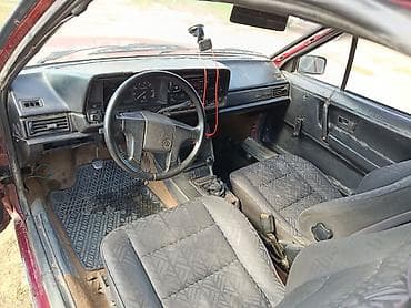 Транспорт: Volkswagen Passat: 1984 г., 1.8 л, Механика, Бензин, Хэтчбэк — 5