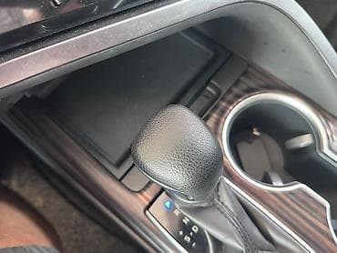 lexus e: Toyota Camry: 2018 г., Гибрид, Седан — 9