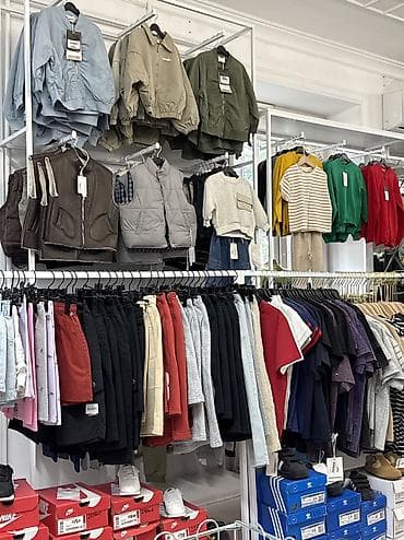ОПТОМ: детская одежда и обувь — распродажа в связи с закрытием, цены at lalafo.kg ОПТОМ: детская одежда и обувь — распродажа в связи с закрытием, цены