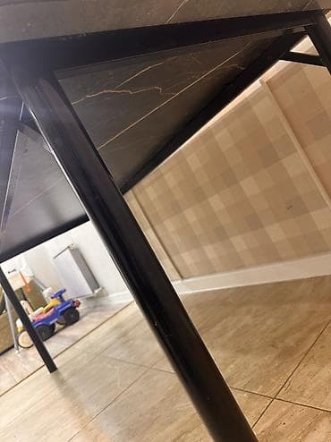 Матрастар: Стол матовый Имитация мрамора Каркас металлический В отличном — 3