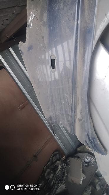 mitsubish: Продаю на Митсубиси Делика передний бампер и два передних крыла — 2