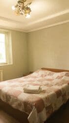 срочно продаётся 1 комнатная квартира в районе шлагбаум по улице кенсуйская 17 пересекает интергельпо: Студия, Душевая кабина, Постельное белье, Кондиционер — 5