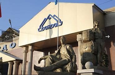 Коммерциялык мүлк: Продаю большой торговый контейнер в три этажа общая площадь 165кв2 - — 1
