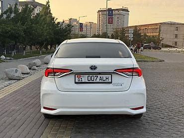Toyota Corolla: 2019 г., 1.8 л, Вариатор, Гибрид, Седан — 6