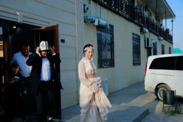 свадебная диадема: Платье на кыз узатуу, M, Прозрачные рукава, С поясом, Б/у — 4