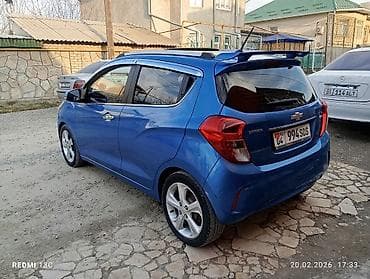 мото транспорт: Chevrolet Spark: 2017 г., 1 л, Вариатор, Бензин, Хэтчбэк — 4