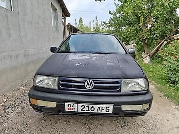 Volkswagen Vento: 1992 г., 1.8 л, Механика, Бензин, Седан — 1