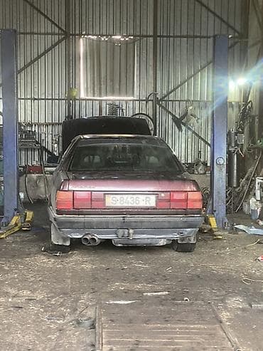 Audi 100: 1990 г., 2 л, Механика, Бензин, Седан — 5