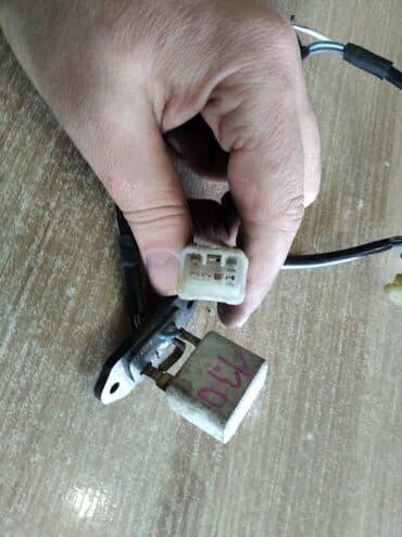 запчасти на тойота сурф в бишкеке: Toyota Surf 130 реостат печки, Тойота Сурф 130 резистор См.Фото — 2