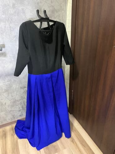 платья на прокат больших размеров: Красивое вечернее платье Размер: S,M Сзади удлинённый шлейф Одевали — 1