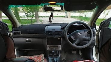 аванье: Toyota Avensis: 2004 г., 2 л, Седан — 10
