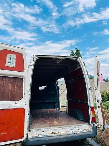 на грузовое авто: Грузовой фургон Ford Transit (высокая крыша, длинная база) Основные — 4