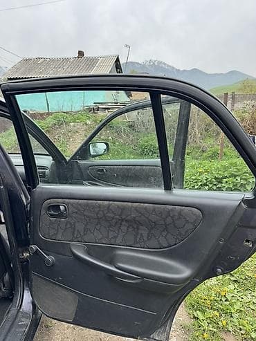 купить яхту: Mazda 626: 1997 г., 2 л, Ручные, Бензин, Хэтчбэк — 6