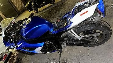 Транспорт: Мотоцикл Suzuki GSX-R (серия спортбайков), синий/белый. Основные — 7