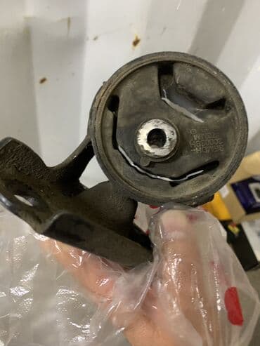 биндеры dsb с металлическим корпусом: Подушка мотора Daihatsu 1999 г., Б/у, Оригинал, Япония — 2