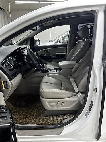 transporter multivan: Kia Carnival: 2019 г., Минивэн — 4