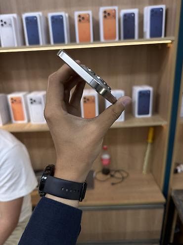 iphon 16 pro: IPhone 16 Pro, Б/у, 128 ГБ, Natural Titanium, Защитное стекло, Чехол, Кабель, В рассрочку, 99 % — 3