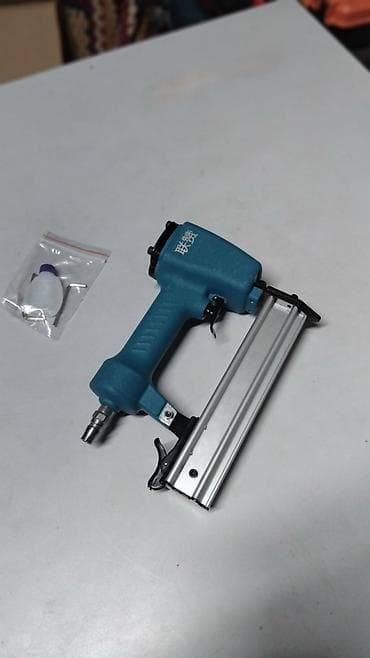 степлер: Пневматический гвоздезабивной/скобозабивной пистолет (air nailer) — 1