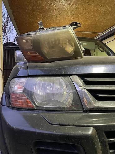 фары паджеро: Передняя правая фара Mitsubishi 2002 г., Б/у, Оригинал, Япония — 1