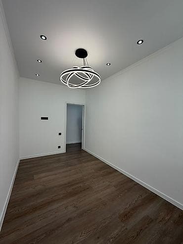 flat osh: 2 комнаты, 50 м², Золотой квадрат 4 этаж, Свежий ремонт — 1