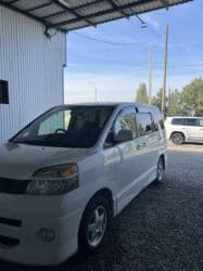 форанер 2020: Toyota Noah: 2003 г., 2 л, Автомат, Бензин, Минивэн — 4