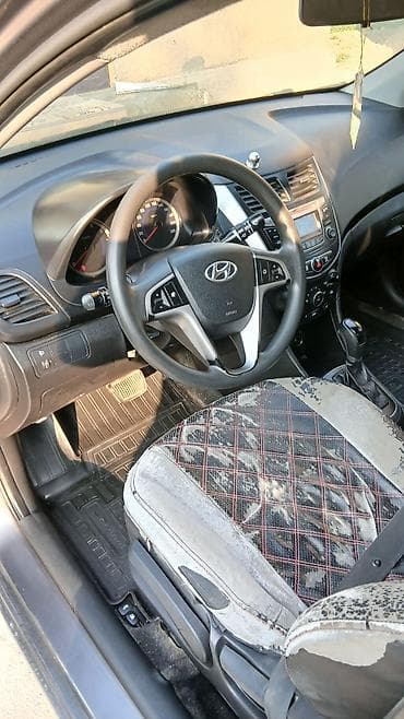 Hyundai Solaris: 2016 г., 1.6 л, Автомат, Бензин, Седан