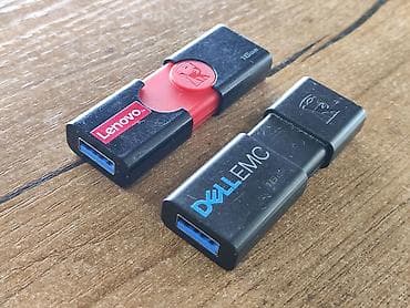 Продаю фирменные флешки на 16GB с интерффейсом USB 3.1 Обе в отличном — 2