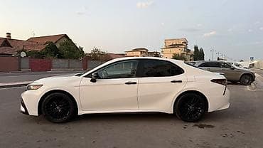 Транспорт: Toyota Camry: 2021 г., 2.5 л, Автомат, Бензин, Седан — 4