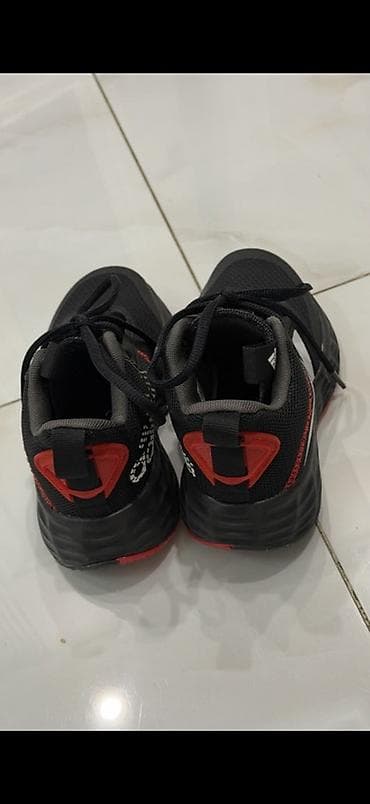 Кроссовки Adidas для детей - Размер по бирке:30 - Производство — 2