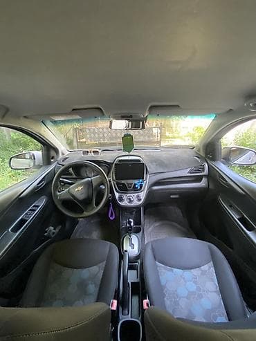 хунчи авто: Chevrolet Spark: 2017 г., 1 л, Автомат, Бензин, Хэтчбэк — 4