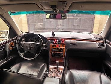 кузов е36: Mercedes-Benz E-Class: 1999 г., 3.2 л, Автомат, Бензин, Седан — 9