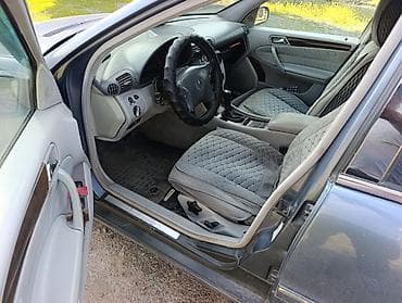 на мерс: Mercedes-Benz C-Class: 2000 г., 2 л, Механика, Бензин, Седан — 8