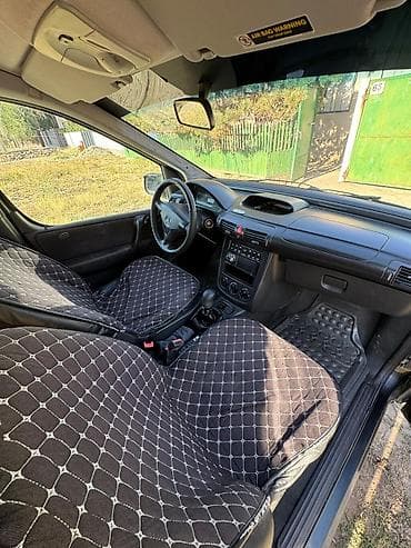 трактор дыты: Mercedes-Benz Vaneo: 2003 г., 1.6 л, Механика, Бензин, Минивэн — 8