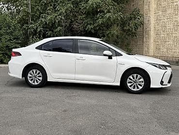 микро гес: Toyota Corolla: 2021 г., 1.8 л, Вариатор, Гибрид, Седан — 3