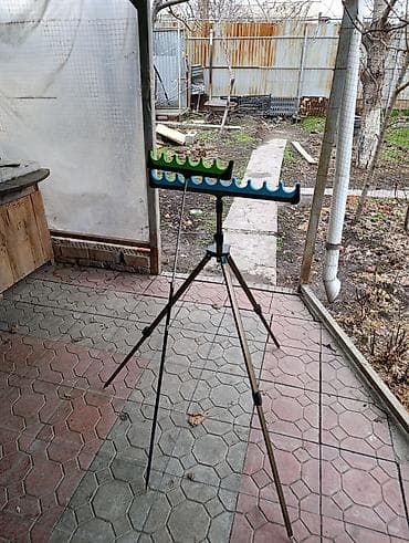 лотка рыбалка: Стабильная рыболовная стойка-тренога с двумя держателями для удилищ — 2