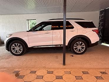 Ford Explorer: 2019 г., 2.3 л, Автомат, Бензин, Внедорожник — 3