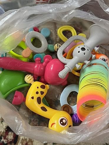 ОТДАМ ДАРОМ ИГРУШКИ Набор погремушек и развивающих игрушек для малышей