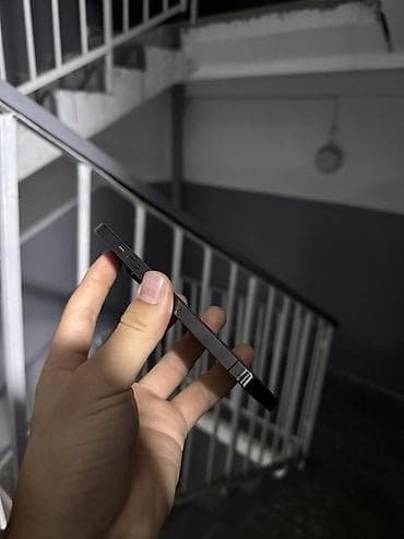 iphone mini 13: IPhone 13 Pro, Б/у, 128 ГБ, Black Titanium, Зарядное устройство, Защитное стекло, Чехол, 77 % — 1