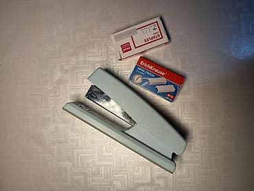 Степлер + скобы №10 - Компактный настольный степлер классической