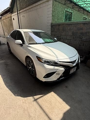 тайлта прадо: Toyota Camry: 2018 г., Автомат, Бензин, Седан — 4