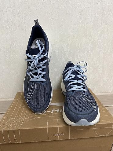 Кроссовки от Lining в оригинале новые неношеные В голубом цвете В